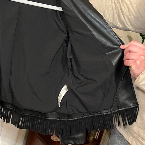 Sleek Chico’s Black Faux Leather Fringe Open Front Long Sleeve Jacket - Picture 11 of 13